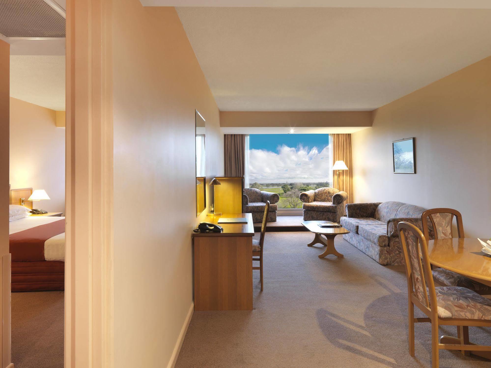 Bayview On The Park Hotel เมลเบิร์น ภายนอก รูปภาพ